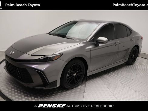 Certified 2025 Toyota Camry SE w/ Convenience Package FWD image 1