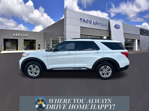 Used 2022 Ford Explorer XLT w/ Equipment Group 202A image 5