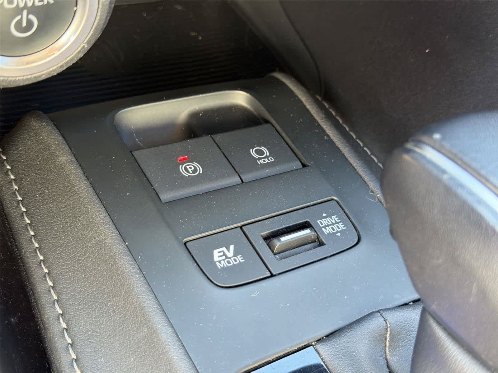 Used 2023 Toyota Venza LE AWD/4WD image 37