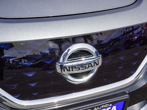 Used 2018 Nissan Leaf SL w/ SL Technology Package image 11