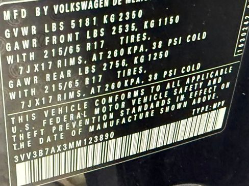 Used 2021 Volkswagen Tiguan SE w/ Panoramic Sunroof Package FWD image 18