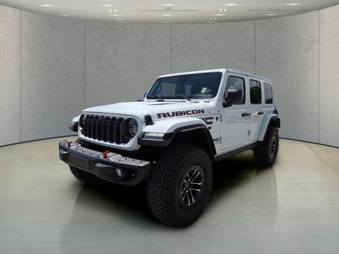 Used 2025 Jeep Wrangler Unlimited Rubicon AWD/4WD image 11