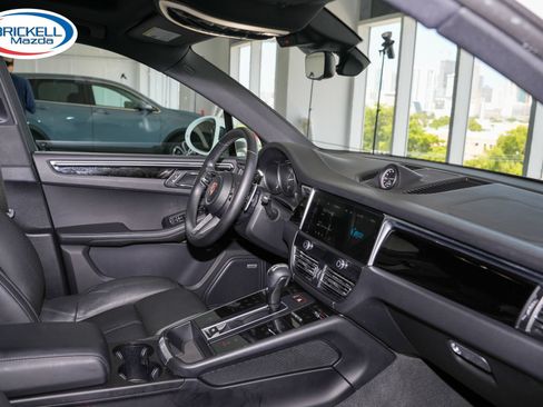 Used 2022 Porsche Macan AWD/4WD image 18