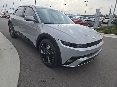 New 2026 Hyundai Ioniq 5 SEL image 3