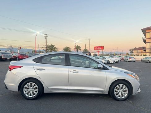 Used 2018 Hyundai Accent SE image 11