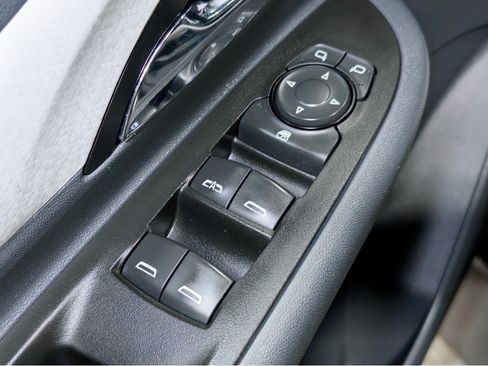 Used 2020 Chevrolet Bolt LT image 7