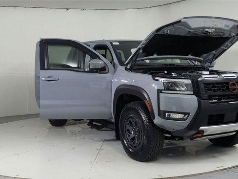 Certified 2026 Nissan Frontier PRO-4X w/ Tow Package AWD/4WD image 9