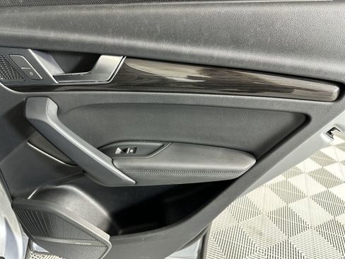 Used 2019 Audi Q5 Prestige w/ Premium Plus Package AWD/4WD image 32