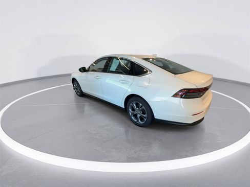 Used 2023 Honda Accord EX image 5