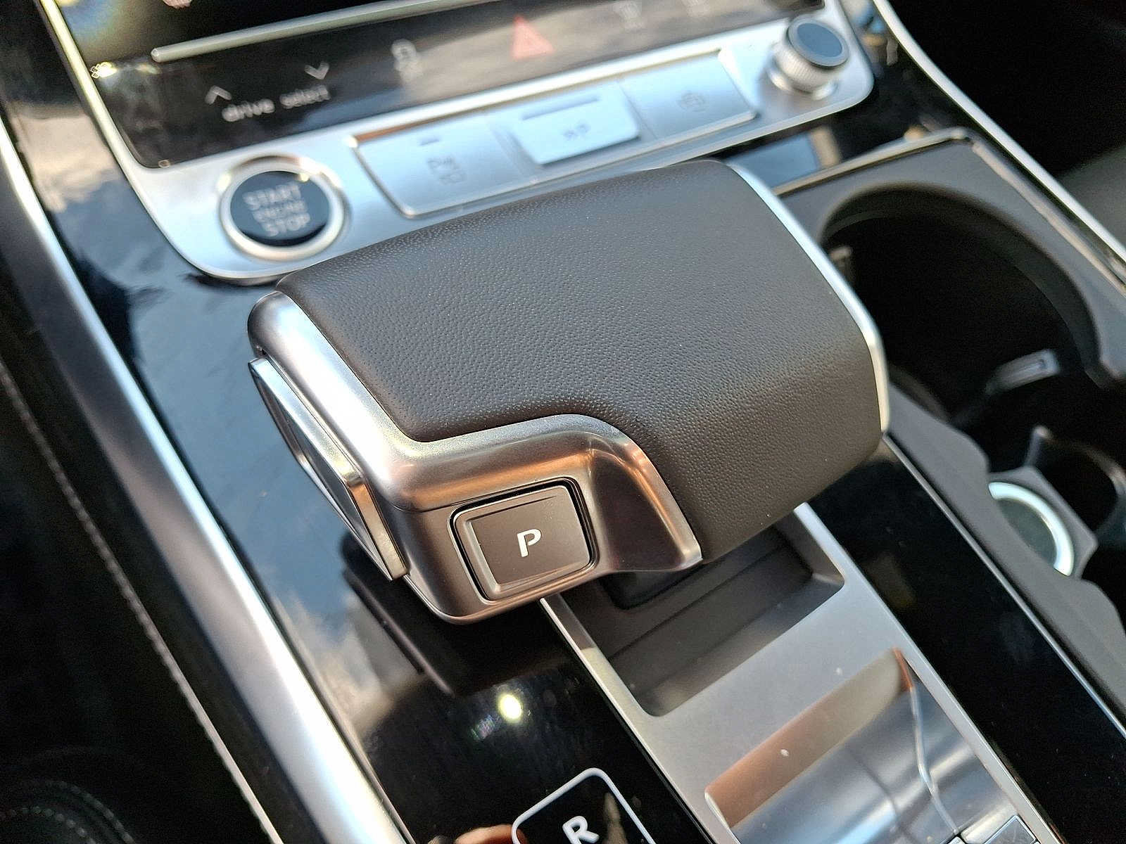 Certified 2025 Audi Q8 Prestige AWD/4WD image 18