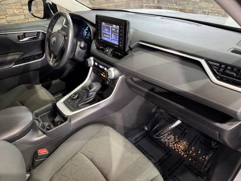 Used 2020 Toyota RAV4 XLE w/ XLE Grade Weather Package AWD/4WD image 29