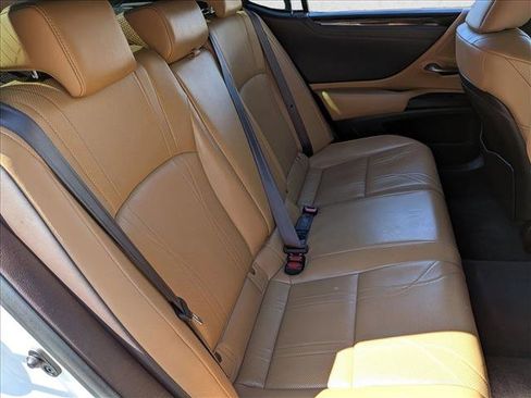 Used 2019 Lexus ES 300h w/ Accessory Package 2 image 20