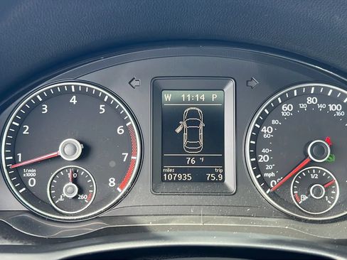 Used 2012 Volkswagen Eos Lux FWD image 21