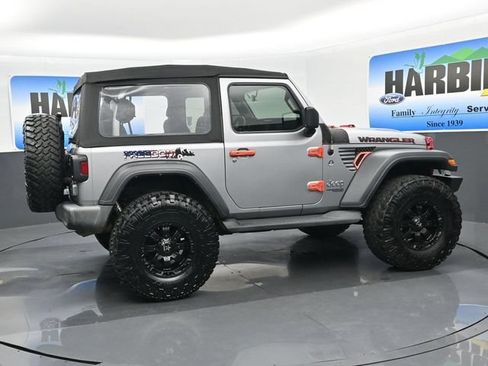 Used 2018 Jeep Wrangler Sport AWD/4WD image 6
