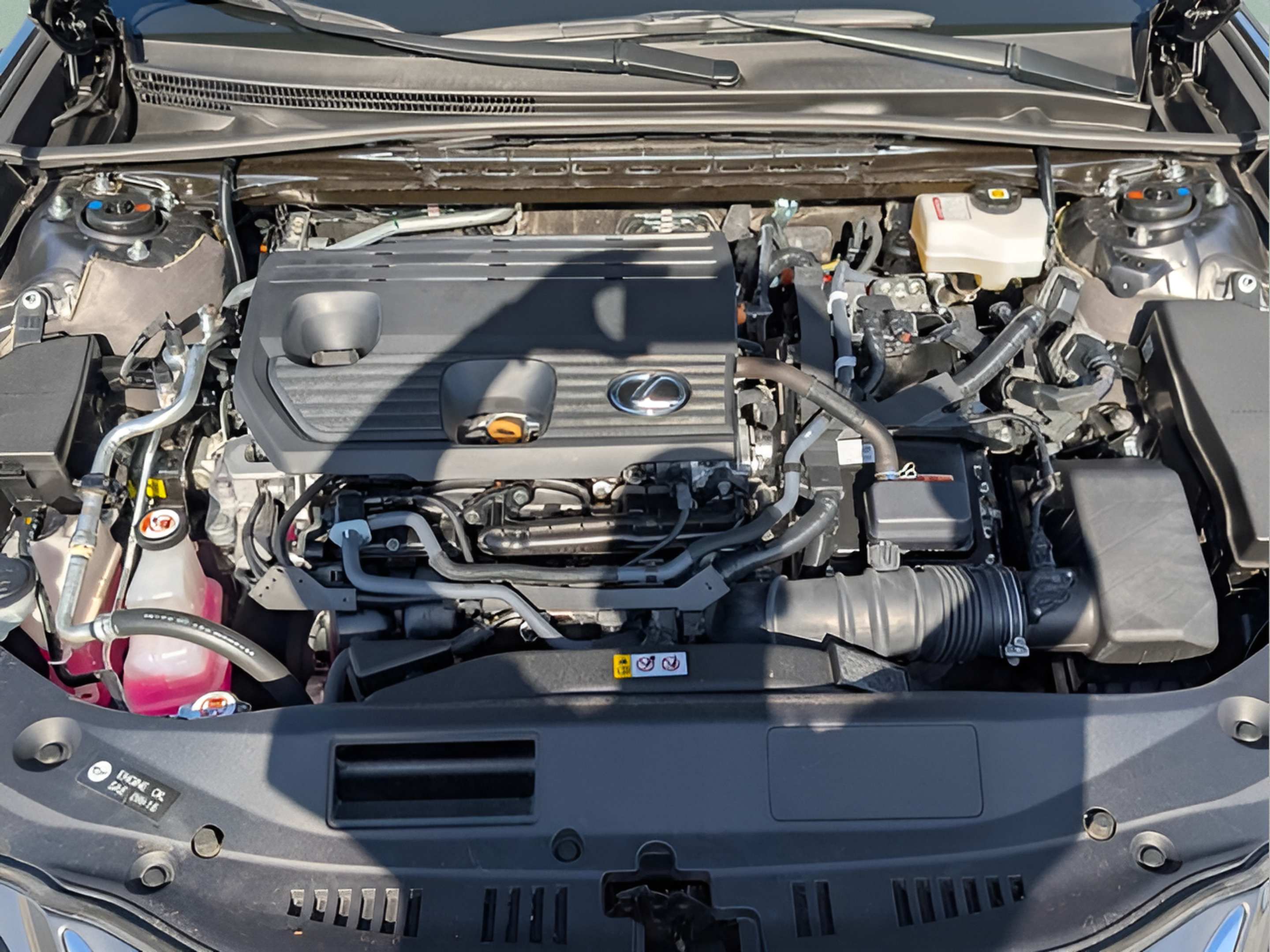 Certified 2025 Lexus ES 300h Ultra Luxury w/ Accessory Package (Z2) FWD image 9