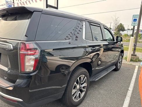 Used 2021 Chevrolet Tahoe LT w/ Luxury Package AWD/4WD image 3