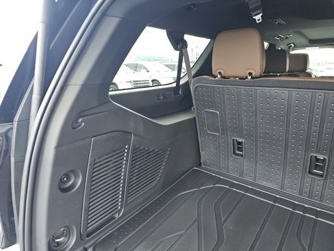 New 2026 Chevrolet Suburban High Country image 13