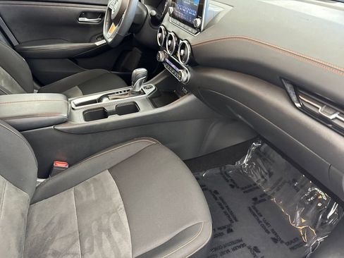 Used 2023 Nissan Sentra SR w/ Lighting Package FWD image 14