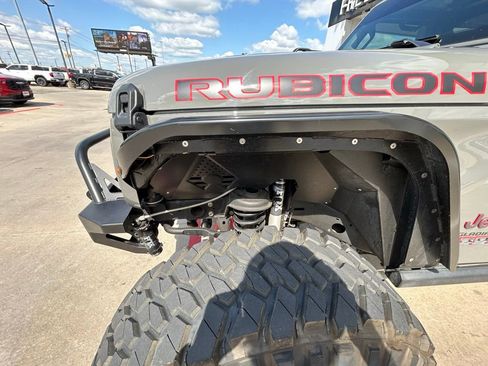 Used 2022 Jeep Gladiator Rubicon w/ Trailer Tow Package AWD/4WD image 6