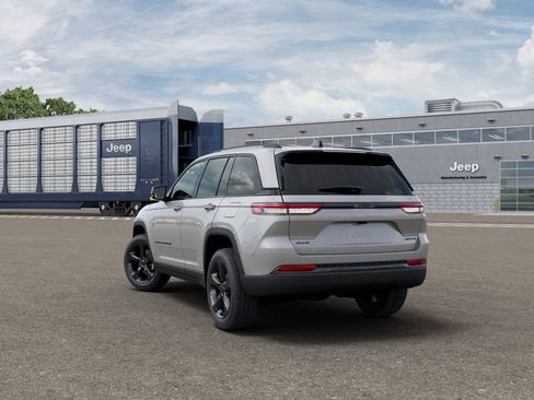 New 2025 Jeep Grand Cherokee Limited w/ Black Appearance Package image 3