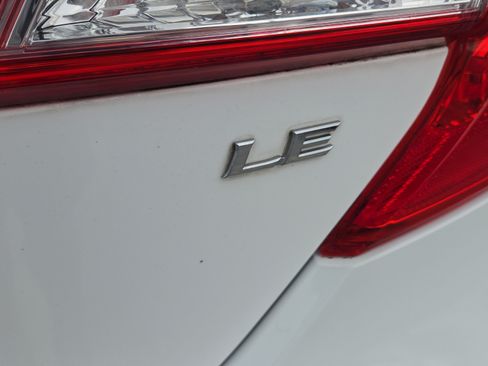 Used 2014 Toyota Camry LE FWD image 37