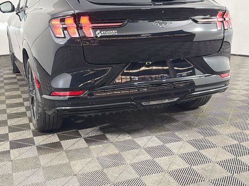 Used 2025 Ford Mustang Mach-E Premium w/ Sport Appearance Package AWD/4WD image 38