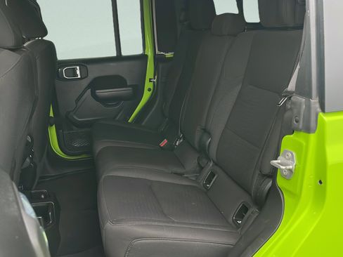 Used 2021 Jeep Gladiator Sport image 43