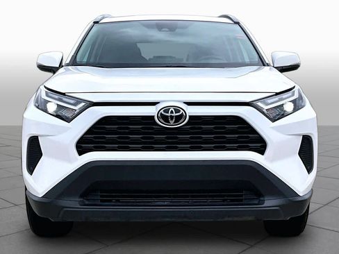 Used 2025 Toyota RAV4 XLE FWD image 4