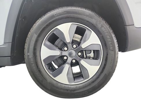 Used 2023 Jeep Grand Cherokee 4WD 4xe w/ Luxury Tech Group II image 44