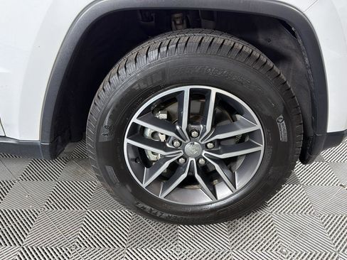 Used 2017 Jeep Grand Cherokee Limited AWD/4WD image 13