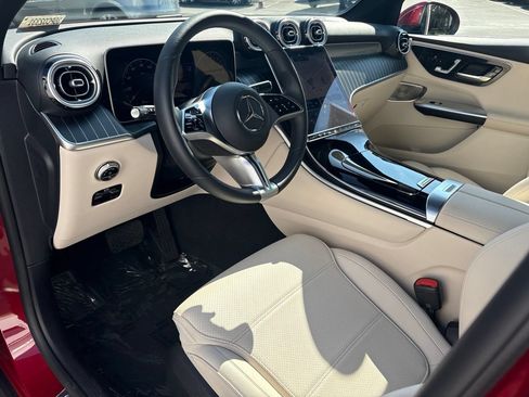 Used 2025 Mercedes-Benz GLC 350e 4MATIC image 5