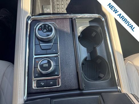 Used 2024 Ford Expedition Platinum AWD/4WD image 32