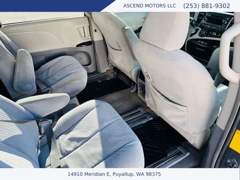 Used 2011 Toyota Sienna LE image 12