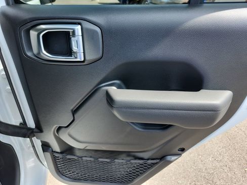 New 2025 Jeep Gladiator Sport image 34