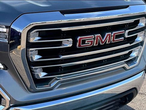 Used 2021 GMC Sierra 1500 SLT AWD/4WD image 32