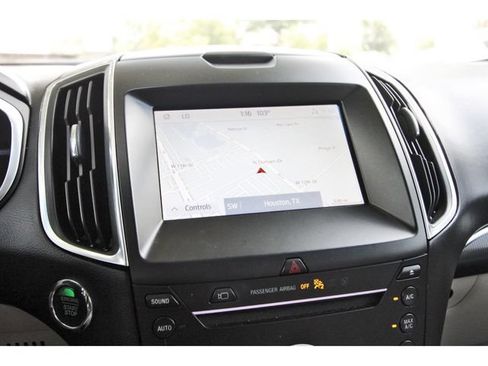 Used 2019 Ford Edge Titanium w/ Equipment Group 301A FWD image 23