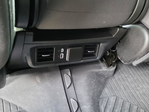 Used 2024 Chevrolet Silverado 2500 LT AWD/4WD image 18