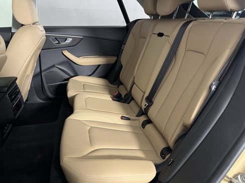 Used 2025 Audi Q8 Premium Plus w/ Premium Plus Package image 19