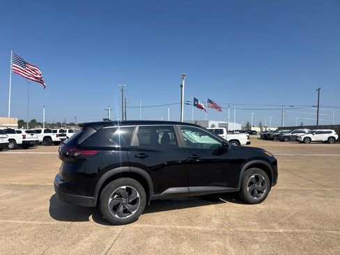 Certified 2025 Nissan Rogue SV FWD image 25