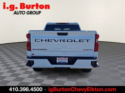 Used 2023 Chevrolet Silverado 1500 Custom w/ LPO, Dark Essentials Package AWD/4WD image 5