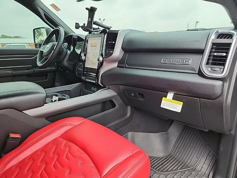 Used 2025 RAM 3500 Big Horn AWD/4WD image 38