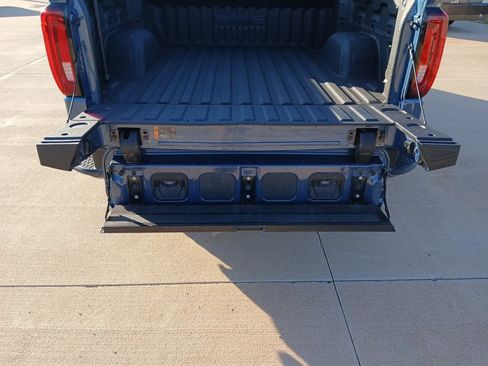 Used 2025 GMC Sierra 1500 Denali w/ Technology Package AWD/4WD image 6