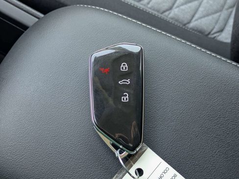 Certified 2025 Volkswagen Tiguan S FWD image 34