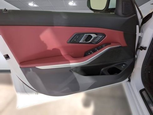 Used 2025 BMW 330i xDrive Sedan w/ Convenience Package image 11