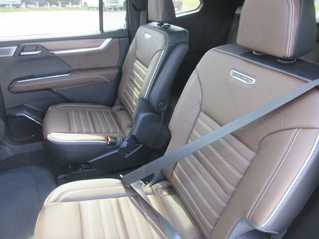 New 2027 GMC Acadia Denali Ultimate FWD image 12