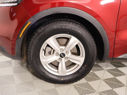 Used 2023 Kia Sorento LX FWD image 17