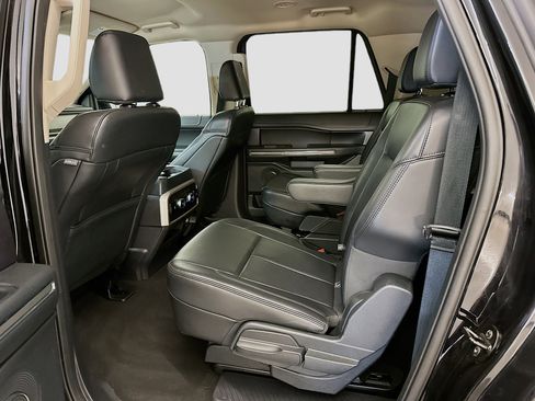 Used 2024 Ford Expedition Max XLT image 29