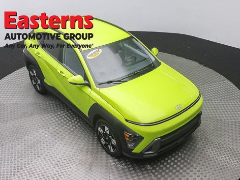Used 2024 Hyundai Kona SEL FWD image 3