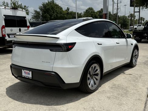 Used 2026 Tesla Model Y Long Range AWD/4WD image 5