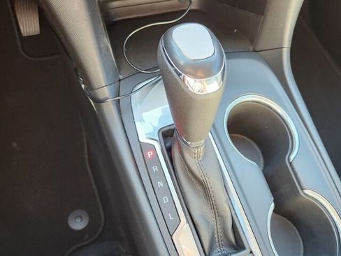 Used 2019 Chevrolet Equinox LS w/ LS Convenience Package image 17